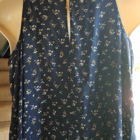 Plus size tank top. - Picture 3 of 3